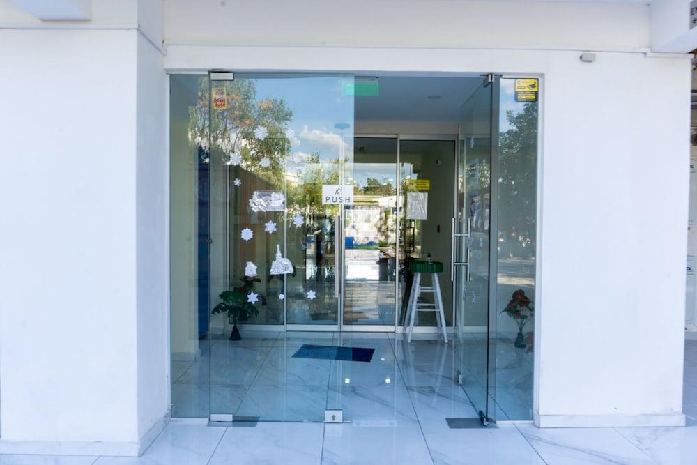 玛丽安第酒店 拉纳卡 外观 照片